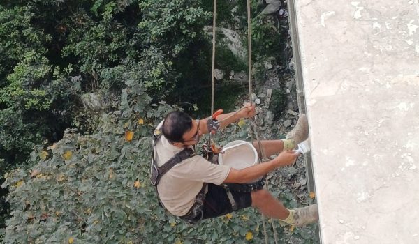 آب بندی نما در رشت و گیلان