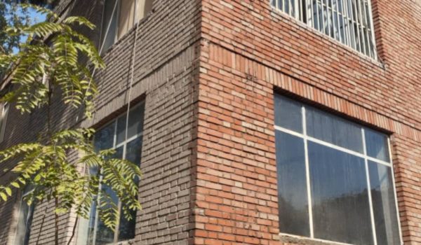 شستن دیوار اجری با راپل